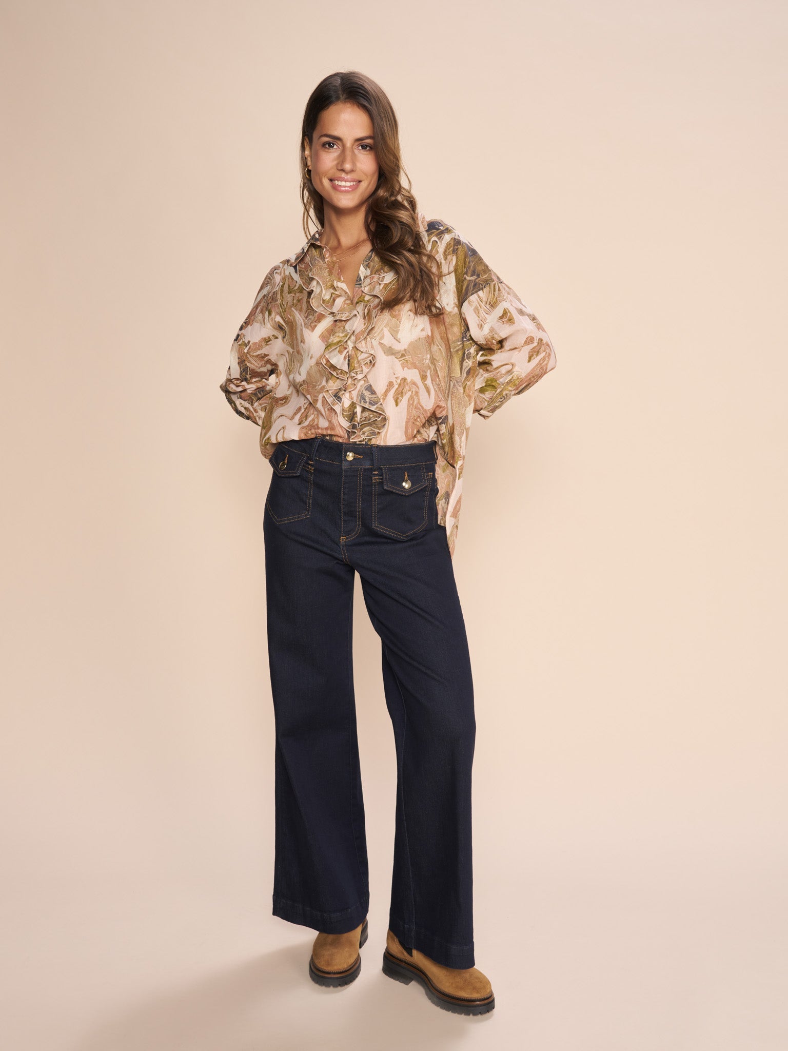 Modelshot / Dark Blue / Detail